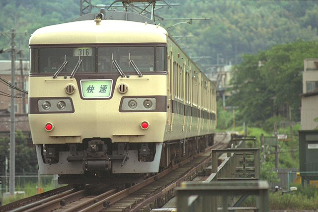 クリーム色１１７系