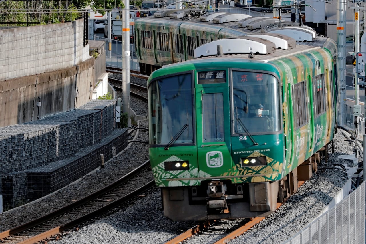 お茶の京都２２１系